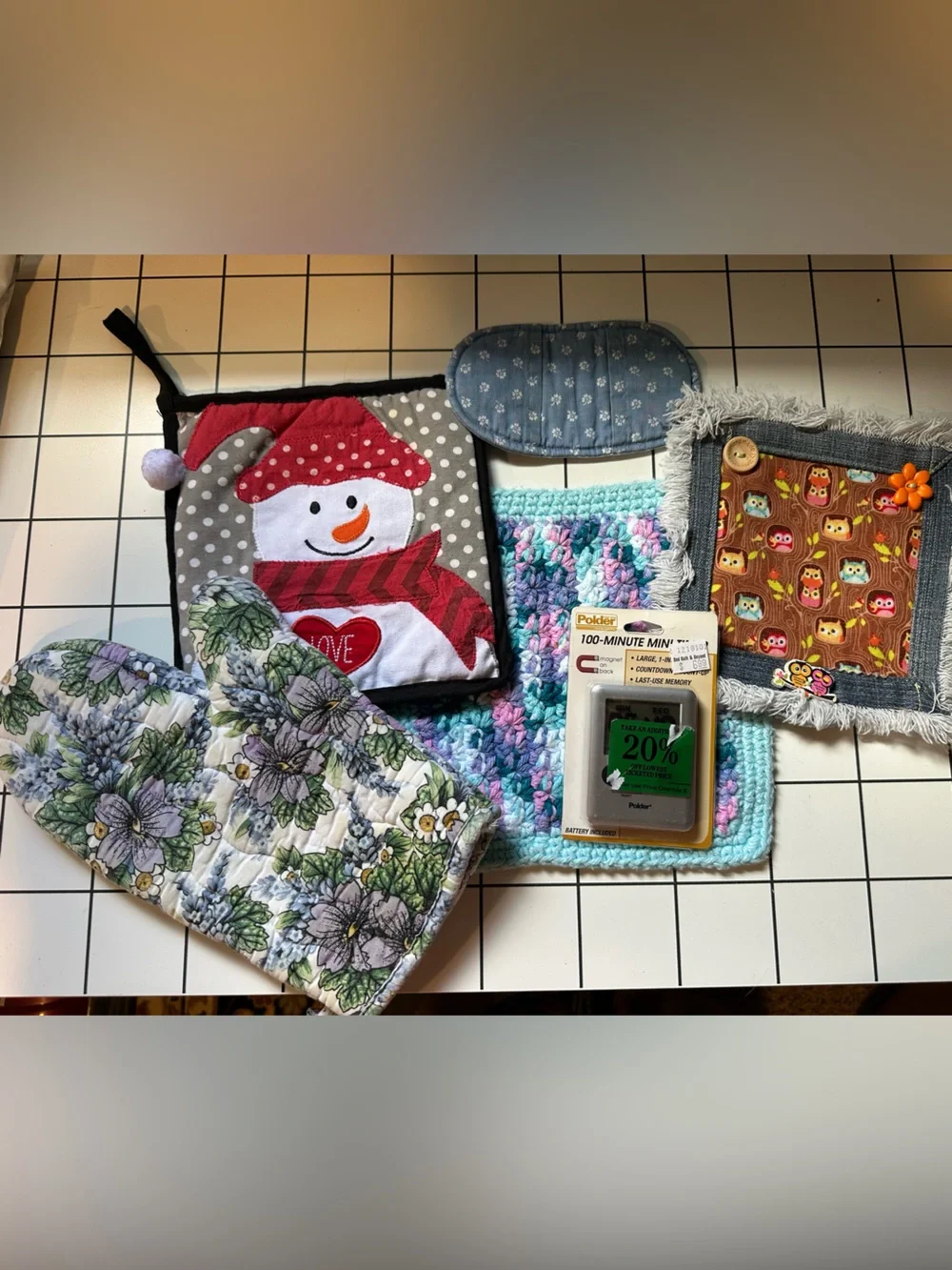 Lot Of 7 Misc Hot Pads Pot Holder Oven Mitt Jar opener trivet kitchen timer NWOT